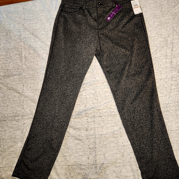 NWT Gloria Vanderbilt Black and Gray Straight Leg Pants Size 12 - Picture 2 of 9
